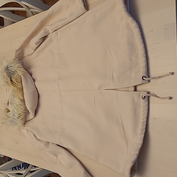 EUC BB Dakota Cream Faux Fur Hood Snap Front Closure Jacket - Picture 12 of 14